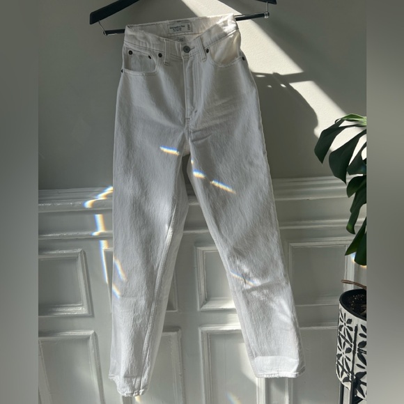 Curve Love Ultra High Rise 90s Straight Leg Jean - Picture 2 of 5